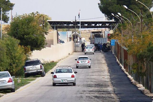 Jordan Syrian Border Opens New Possibilities For Travellers Saiga Tours   Jordanian Syrian Border In Dec 2009 3s1QIaR 